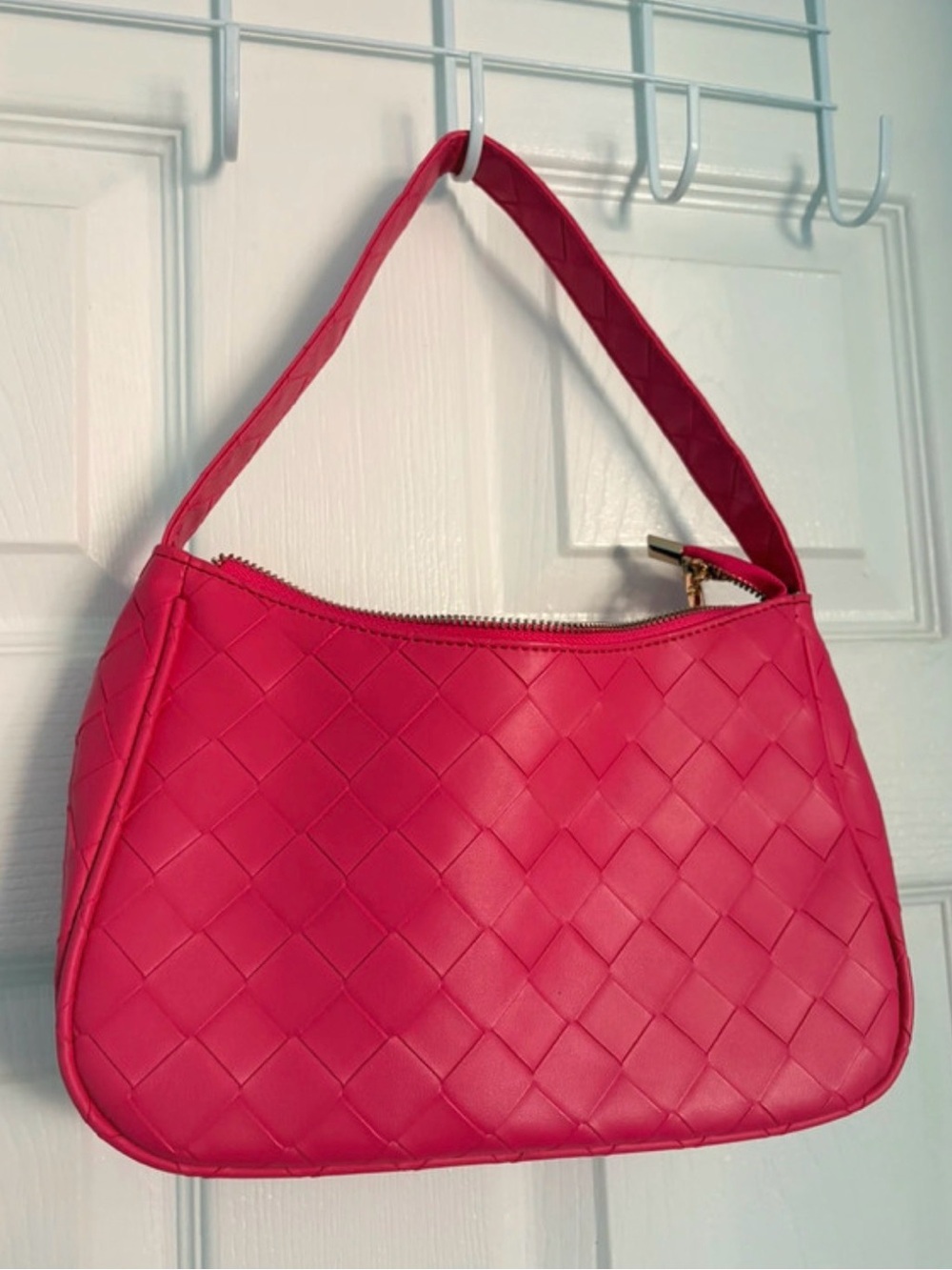 Woven Shoulder Bag in Bright Pink